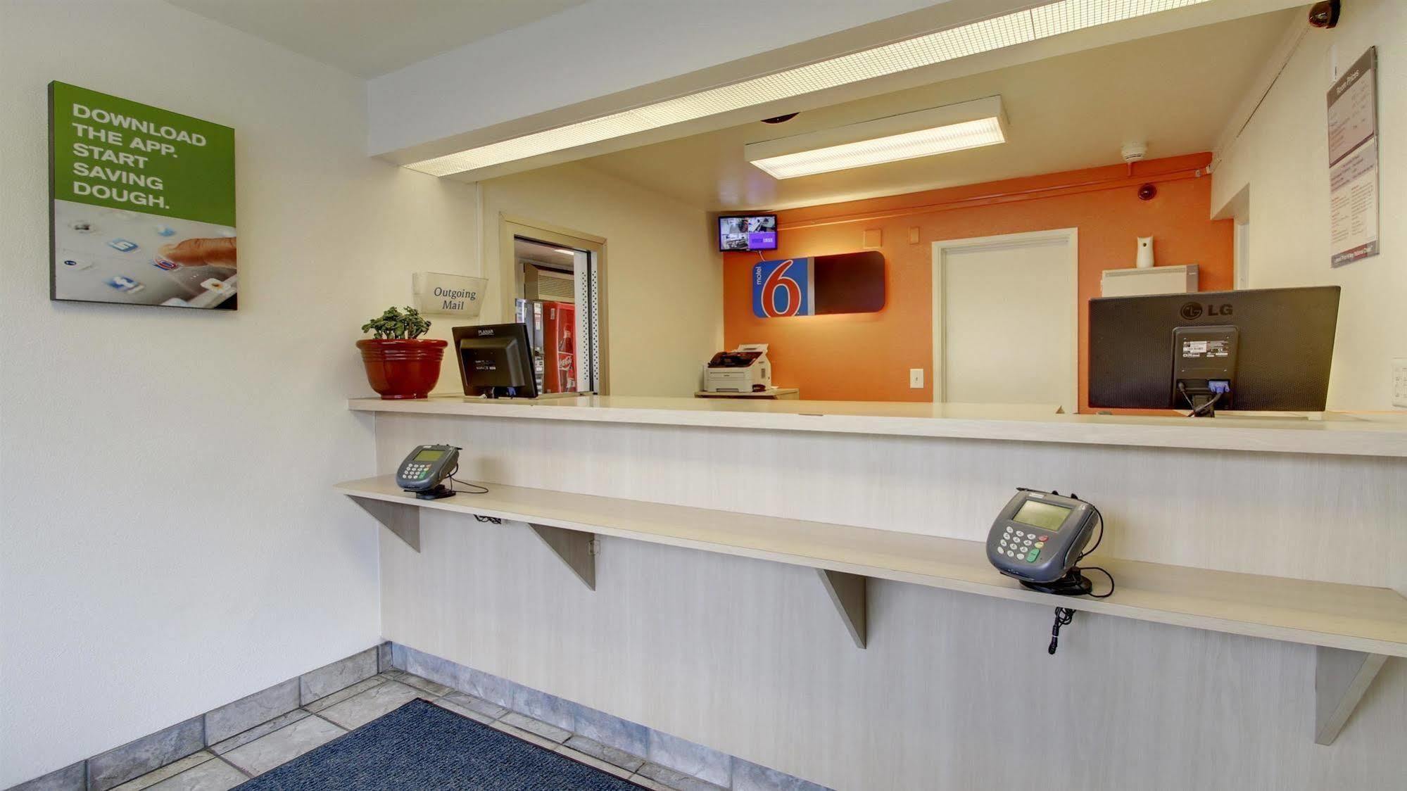 Motel 6 Элизабеттаун Экстерьер фото
